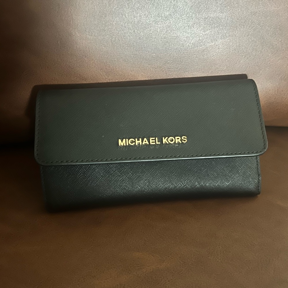 Michael Kors Jet Set Travel Wallet, Large
